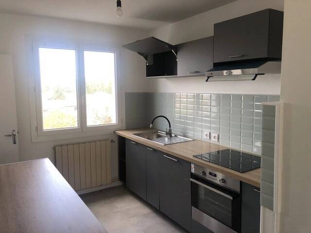 Location Appartement 4 pièces 92 m² Guilherand-Granges 07500