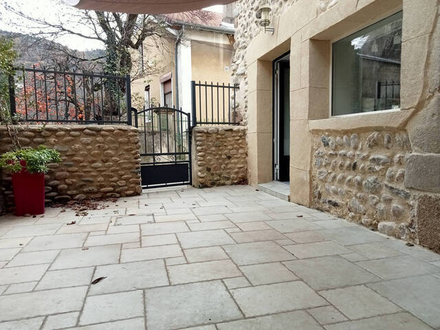 Vente Maison 5 pièces 170 m² Charmes-sur-Rhône 07800