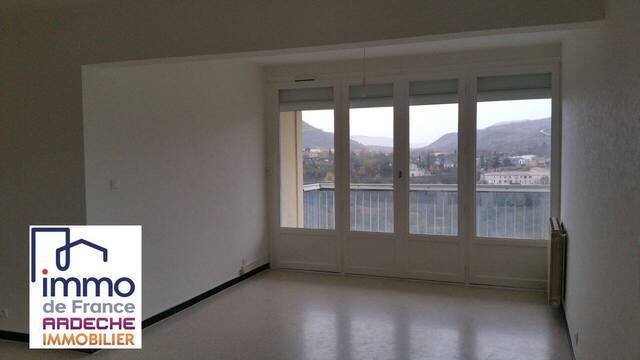 Location Appartement 4 pièces 77 m² Privas 07000