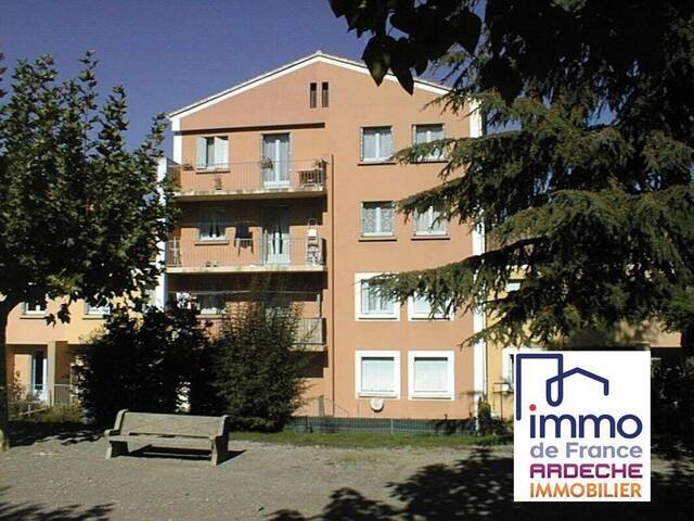 Location Appartement 5 pièces 80 m² Privas 07000