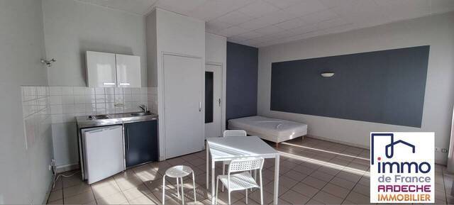 Location Appartement 1 pièce 35 m² Privas 07000