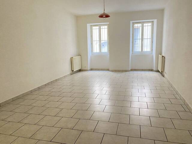 Location Appartement 2 pièces 68 m² Aubenas 07200