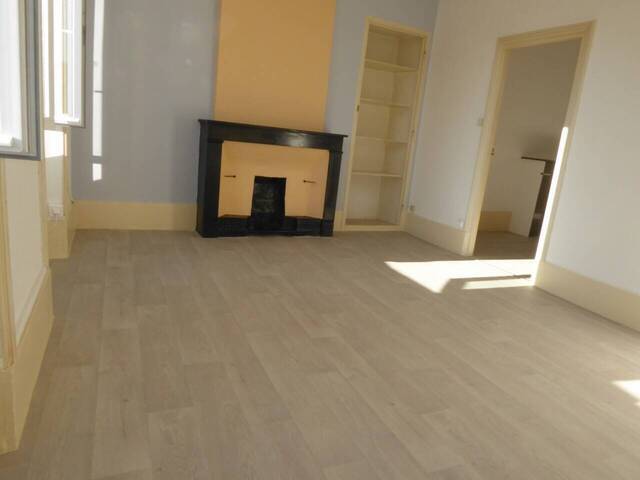 Location Appartement 2 pièces 43 m² Aubenas 07200