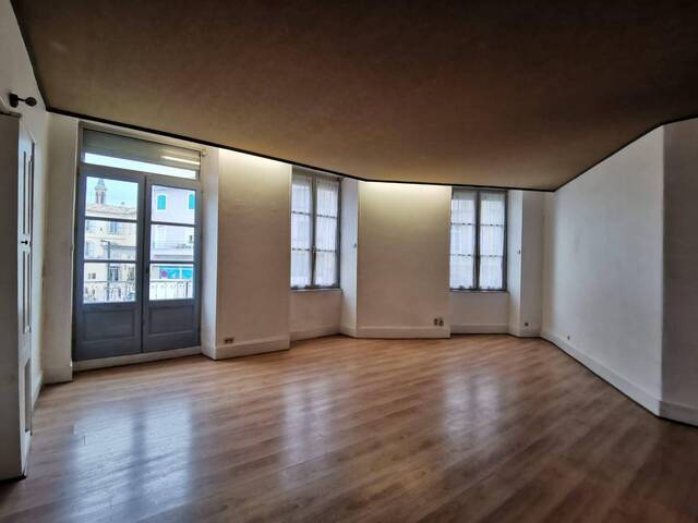 Vente Appartement 3 pièces 102 m² Aubenas 07200