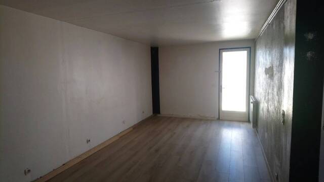 Sold Apartment 4 rooms Comps 30300 94 m²
