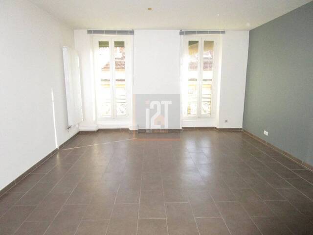 Sold Apartment 5 rooms Nîmes 30000 125.3 m²