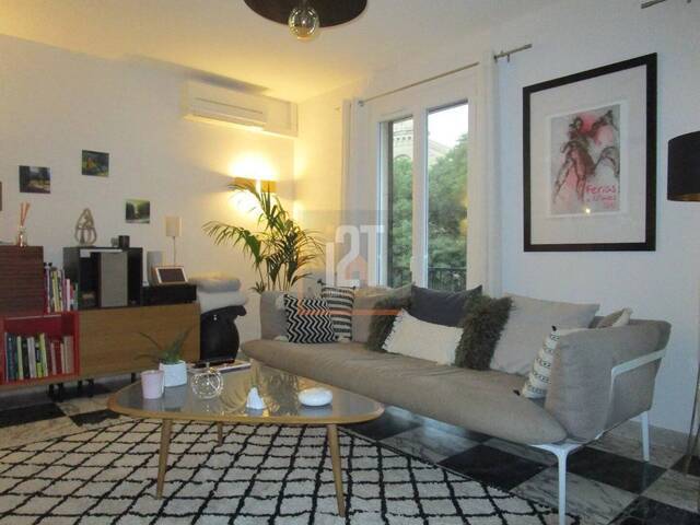 Sold Apartment 5 rooms Nîmes 30000 117 m²
