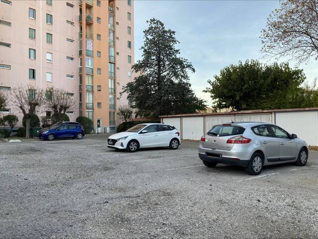 Vendu Parking Nîmes 30000