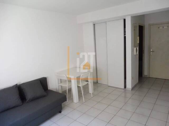 Rent Apartment 1 room Nîmes 30000 21.88 m²
