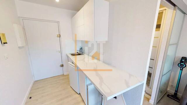 Rent Apartment 1 room Nîmes 30900 18.41 m²