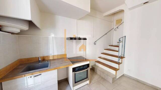 Rent House 3 rooms Nîmes 30000 50 m²
