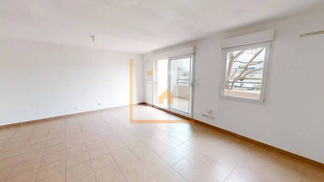 Sale Apartment 1 room Nîmes 30900 38 m²