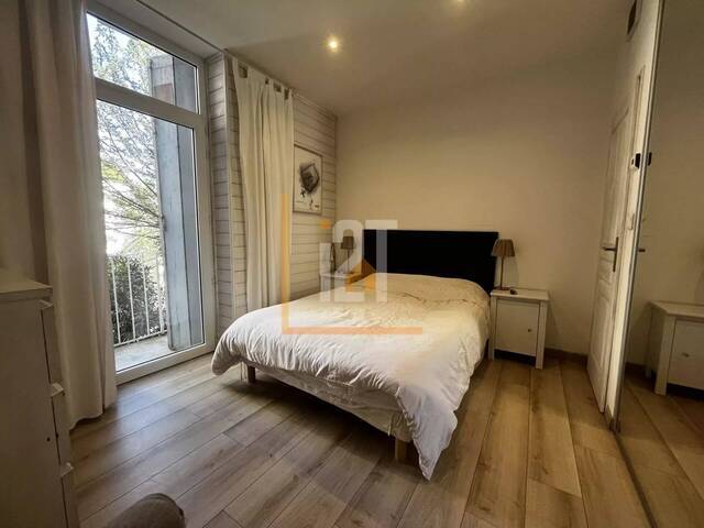 Sale Apartment 4 rooms Nîmes 30000 125.74 m²