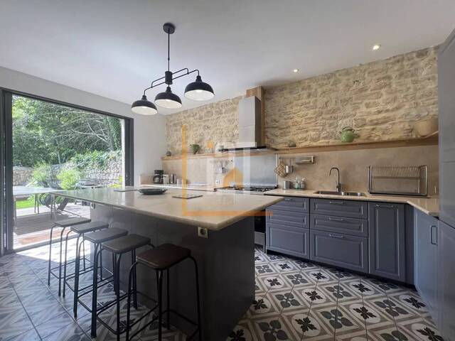 Vente Maison 6 pièces Arpaillargues-et-Aureillac 30700 228 m²