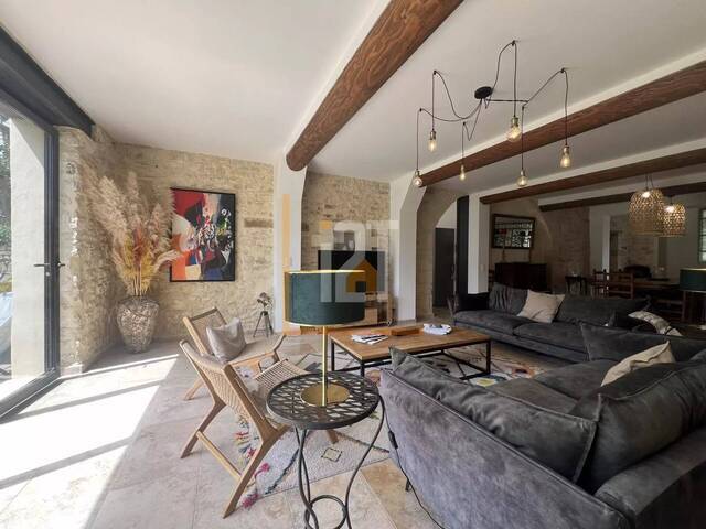 Vente Maison 6 pièces Arpaillargues-et-Aureillac 30700 228 m²