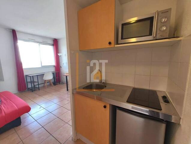 Sale Apartment 1 room Nîmes 30000 22 m²