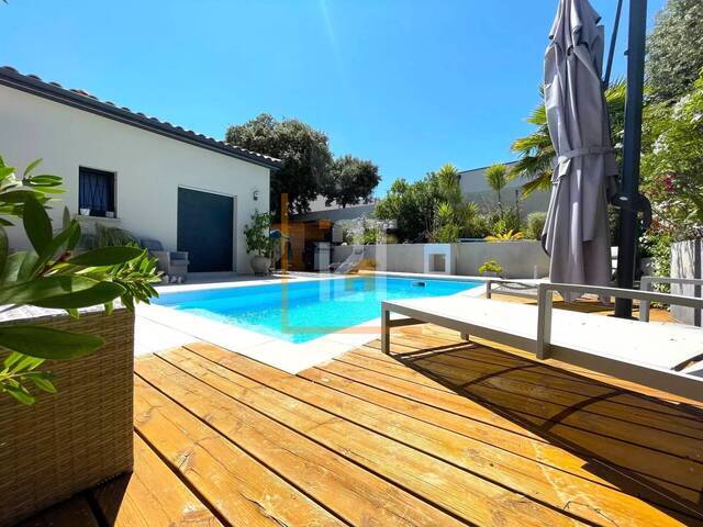 Sale House 4 rooms Nîmes 30900 114 m²