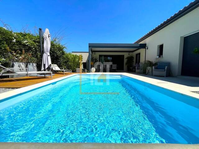 Sale House 4 rooms Nîmes 30900 114 m²