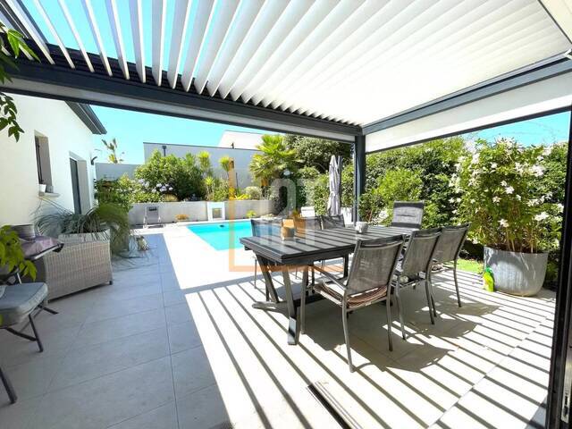 Sale House 4 rooms Nîmes 30900 114 m²