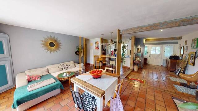 Sale House 4 rooms Arles 13200 101 m²