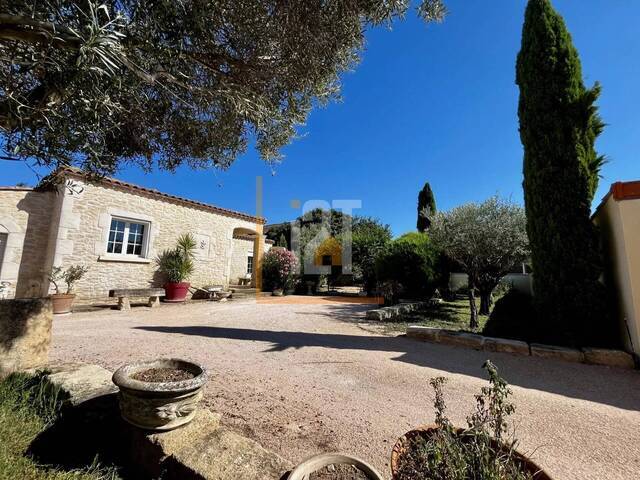 Sale House 4 rooms Redessan 30129 112 m²