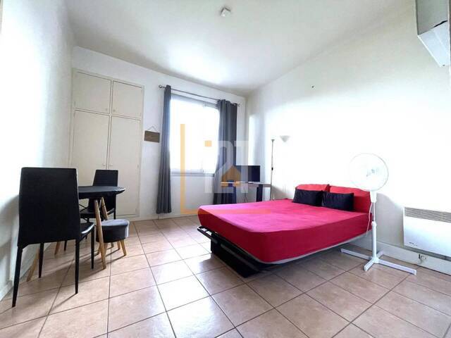 Sale Apartment 1 room Nîmes 30000 23 m²