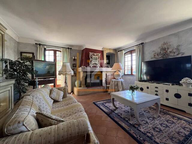 Vente Maison 7 pièces Uzès 30700 253 m²