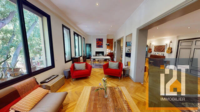 Sale Apartment 6 rooms Nîmes 30000 171.7 m²