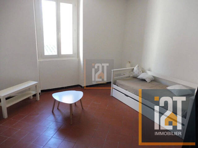 Location Appartement 1 pièce Nîmes 30000 30 m²