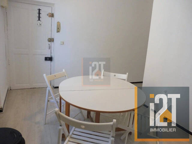 Location Appartement 1 pièce Nîmes 30000 30 m²