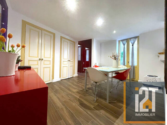 Vente Appartement 7 pièces Nîmes 30900 145 m²