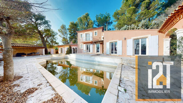 Vente Maison 7 pièces Nîmes 30000 178 m²