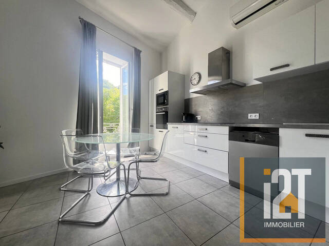 Sale Apartment 5 rooms Nîmes 30000 82.5 m²