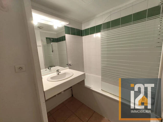Sale Apartment 1 room Nîmes 30000 22 m²