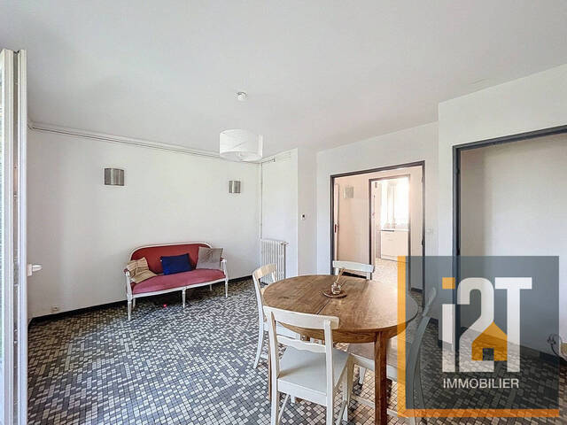 Sale Apartment 3 rooms Nîmes 30000 65.93 m²