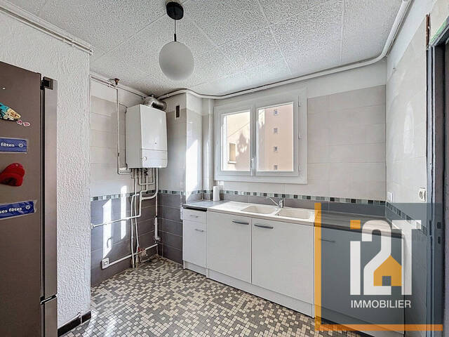 Sale Apartment 3 rooms Nîmes 30000 65.93 m²