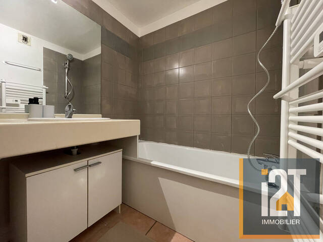 Sale Apartment 1 room Nîmes 30000 22.28 m²