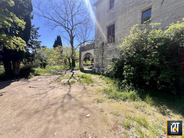 Vente Maison 8 pièces Uzès 30700 269 m²