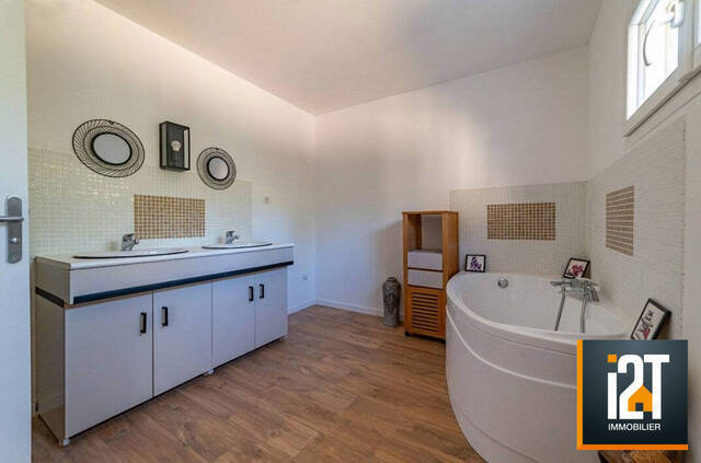 Vente Maison 5 pièces Uzès 30700 148 m²