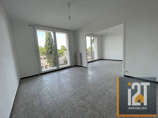 Sale Apartment 4 rooms Nîmes 30000 64 m²