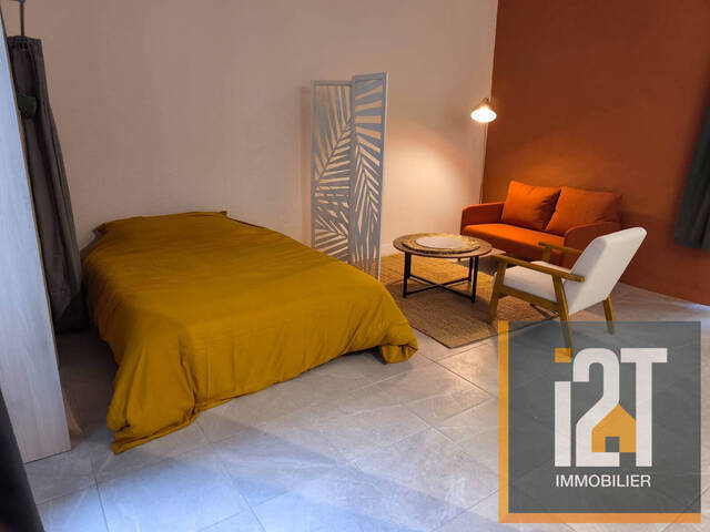 Rent Apartment 1 room Nîmes 30000 33 m²