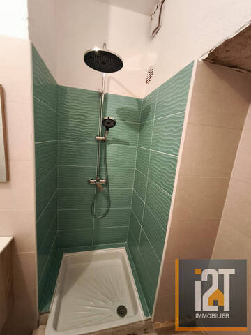 Rent Apartment 1 room Nîmes 30000 33 m²