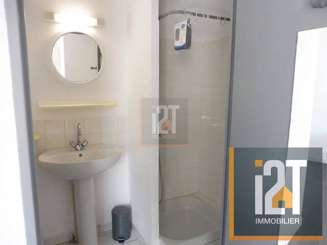 Rent Apartment 1 room Nîmes 30000 21.16 m²