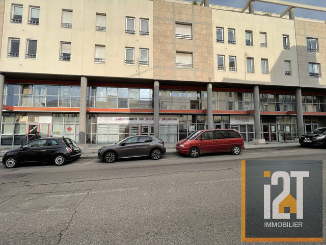 Vente Local Nîmes 30000 152 m²