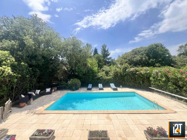 Sale House 7 rooms Sainte-Anastasie 30190 217 m²