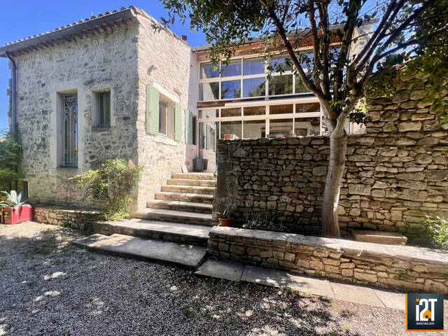 Sale House 5 rooms Uzès 30700 174 m²