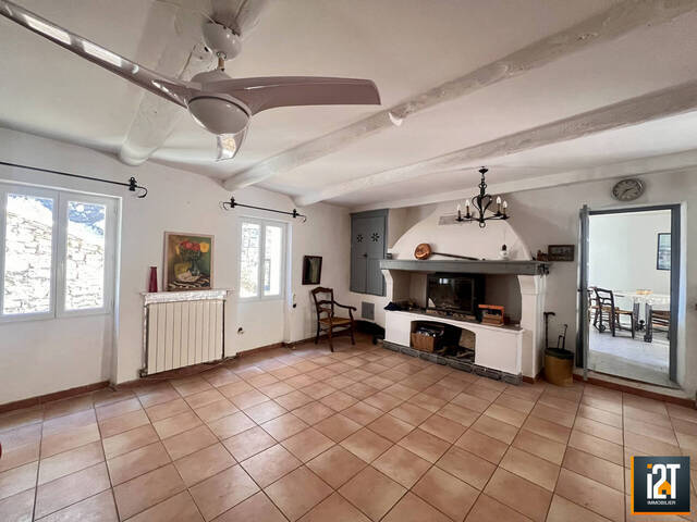Sale House 5 rooms Uzès 30700 174 m²