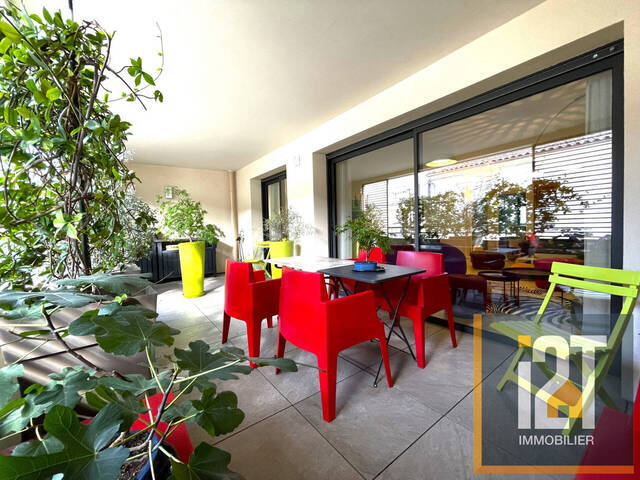Sale Apartment 4 rooms Nîmes 30900 122.3 m²