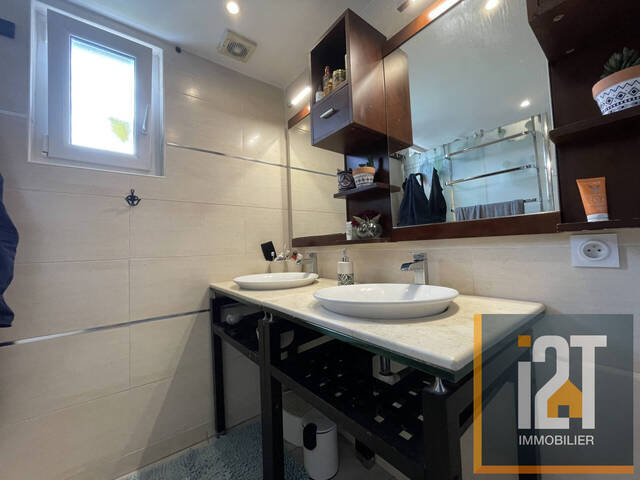 Vente Maison 7 pièces Nîmes 30000 158 m²