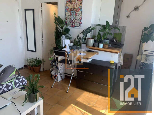 Location Appartement 1 pièce Nîmes 30000 18 m²